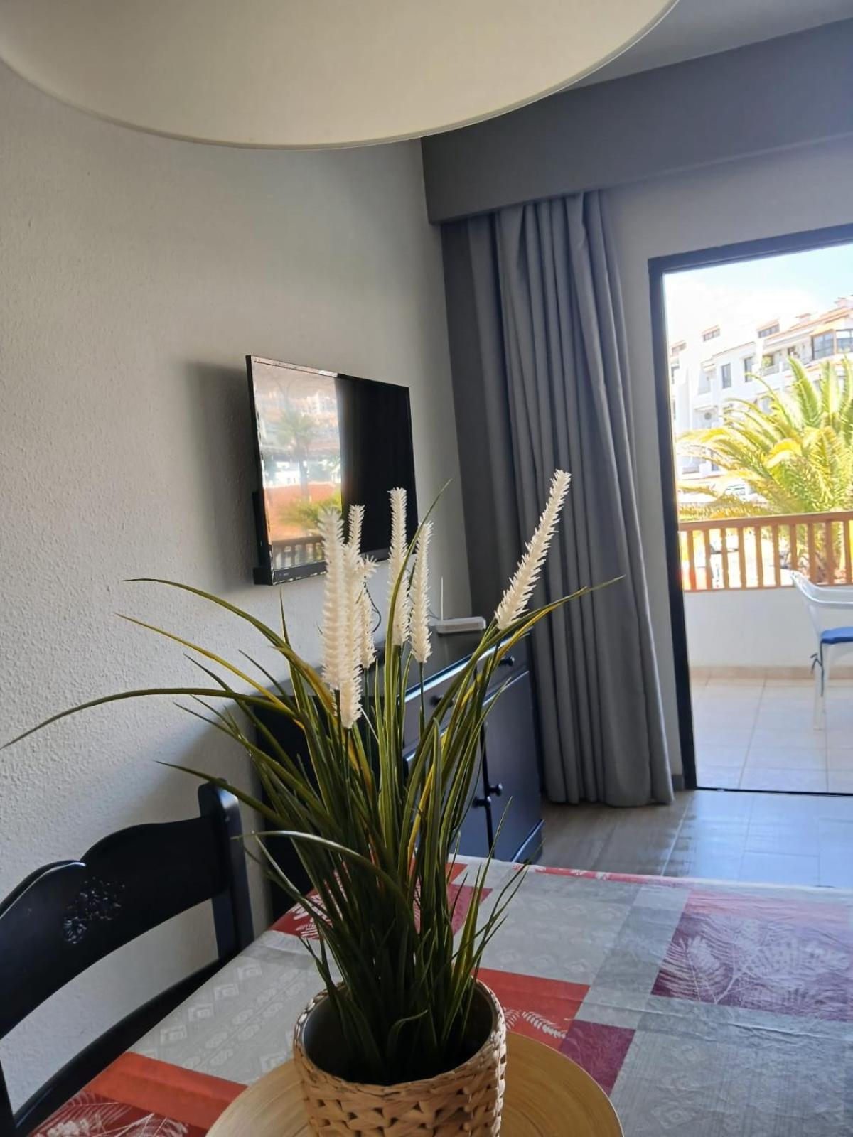 - Flowers Apartament